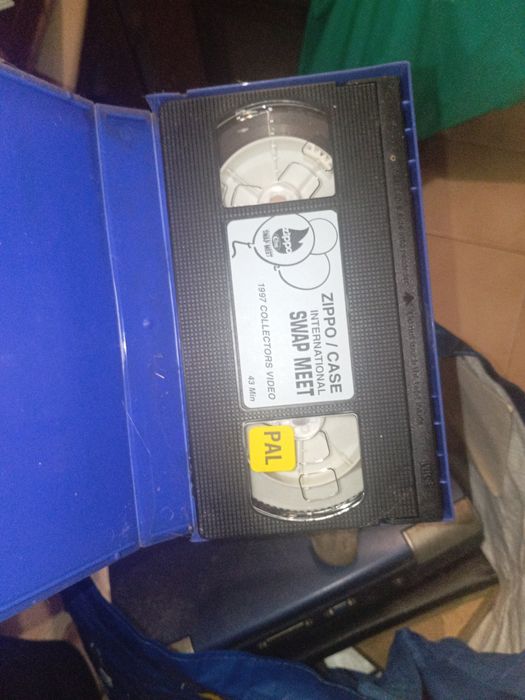 Duas cassetes da Parker e Zippo mais limpa cassete