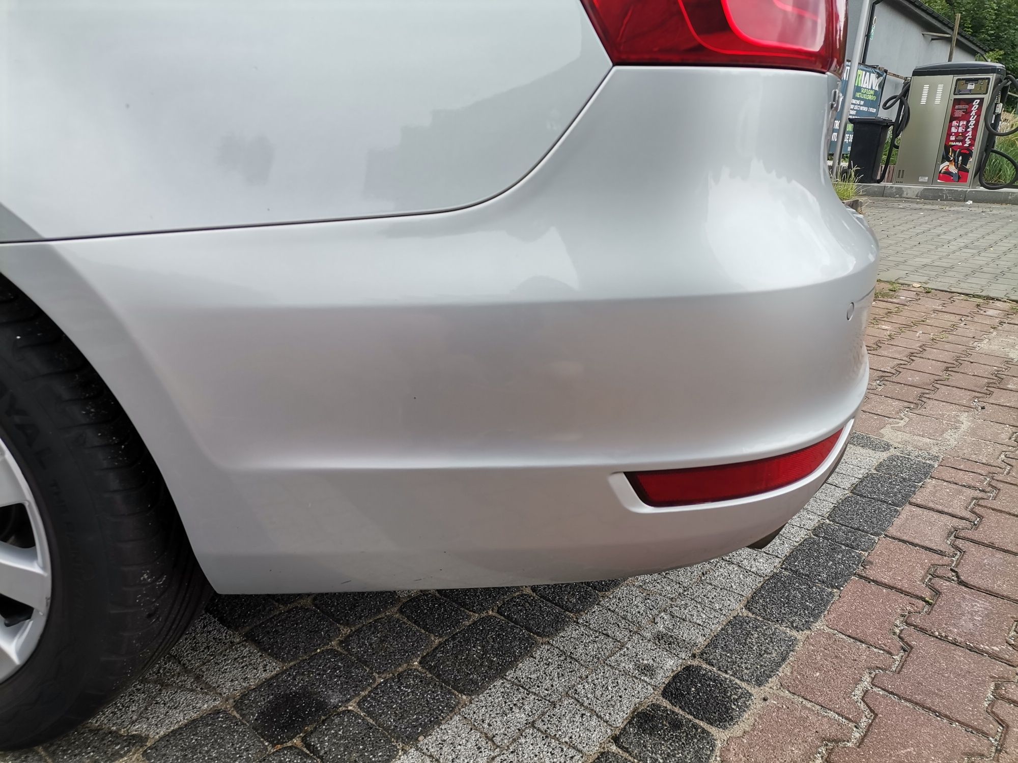 ZDERZAK TYLNY Jetta VI Kompletny kod Lakery LA 7W.