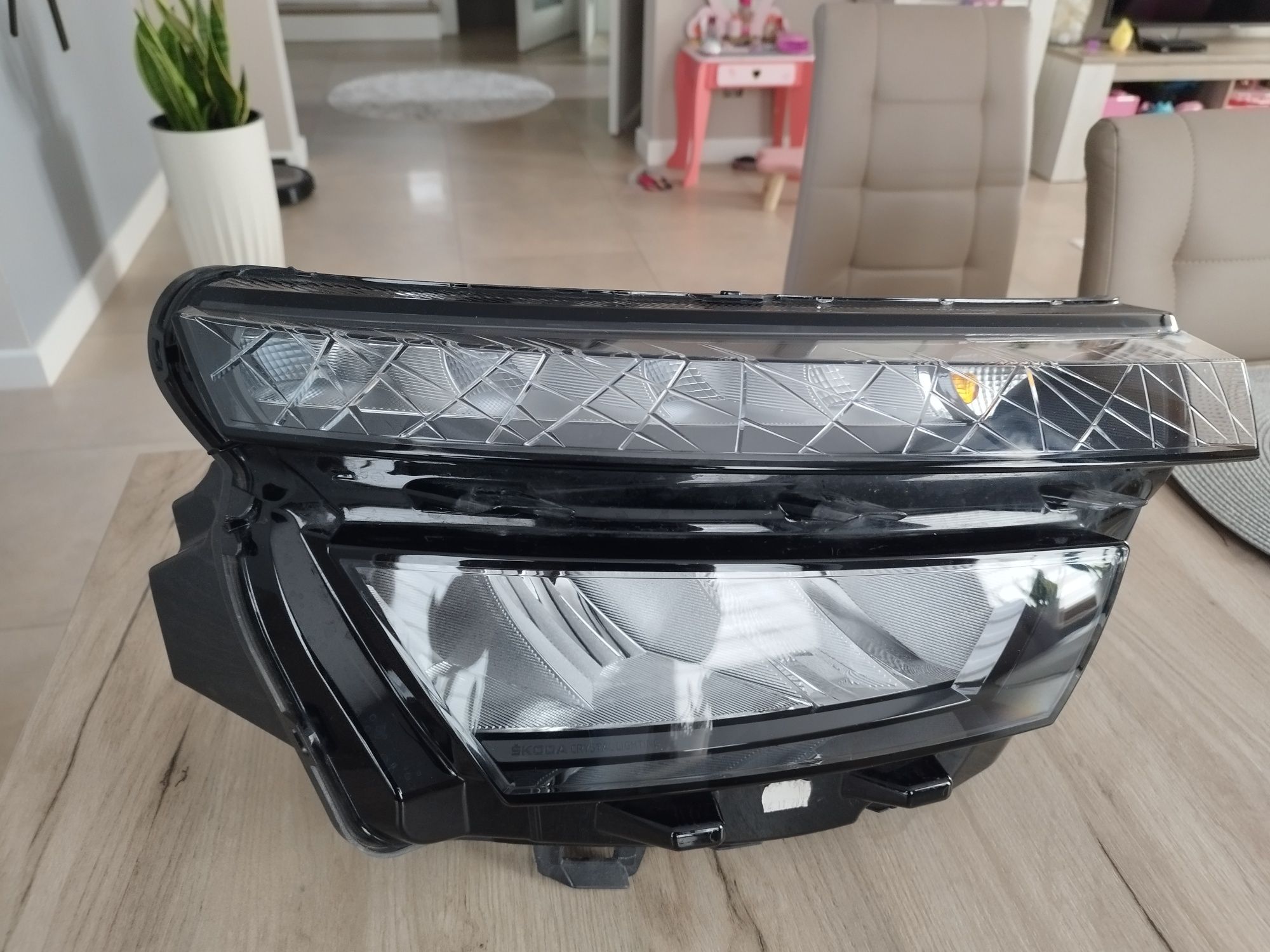 Lampa prawa Skoda Kamiq 22r.