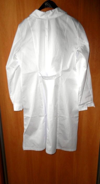 медичний халат з вишивкою 52 розмір