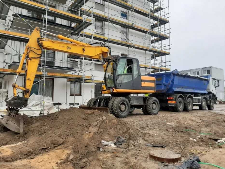 Wywóz Gruzu Kontener 15 m3 Hakowiec Wywrotka Załadunek Odpadu Ziemi