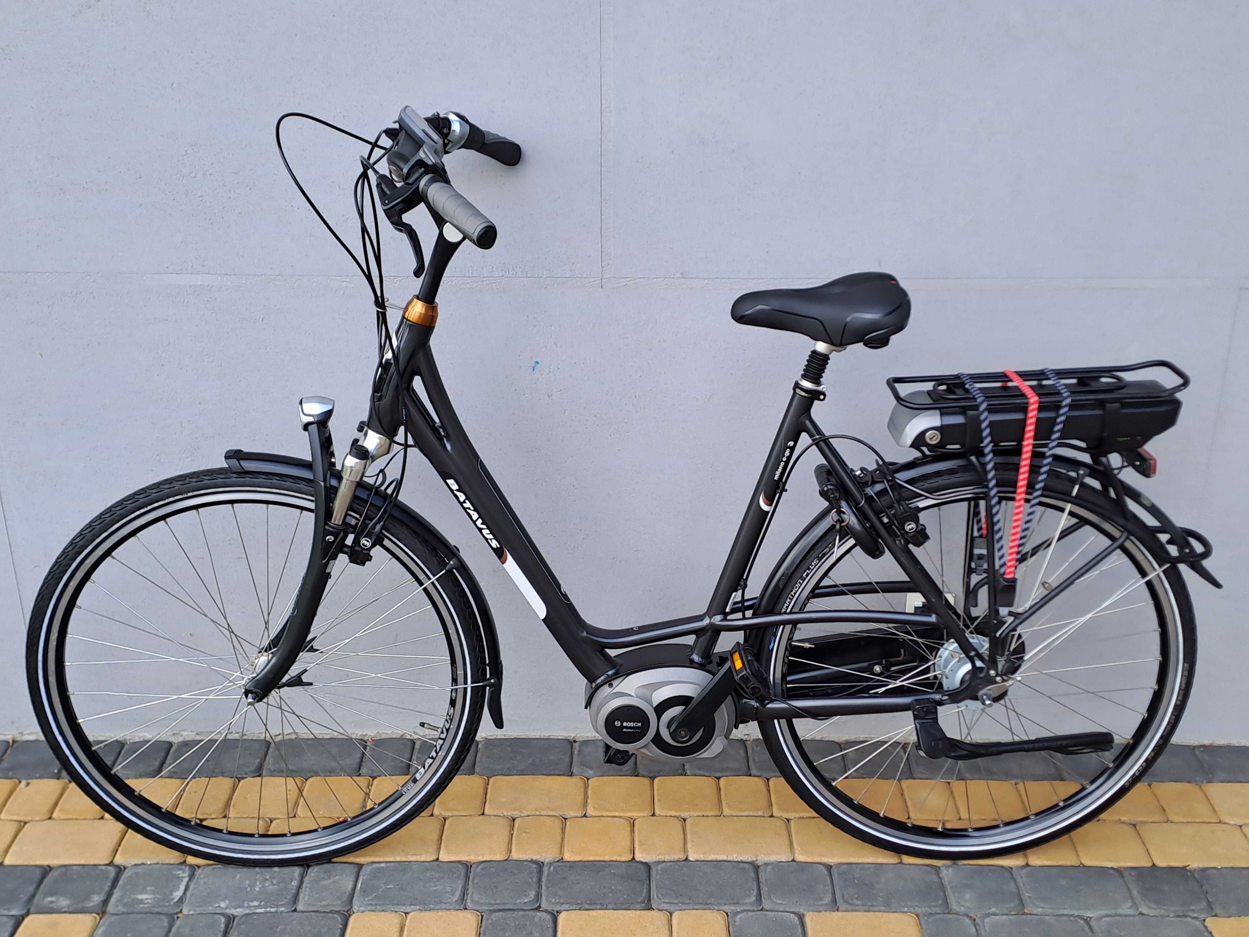 Parka rowerów elektrycznych Batavus Milano e-GO silnik Bosch 11Ah