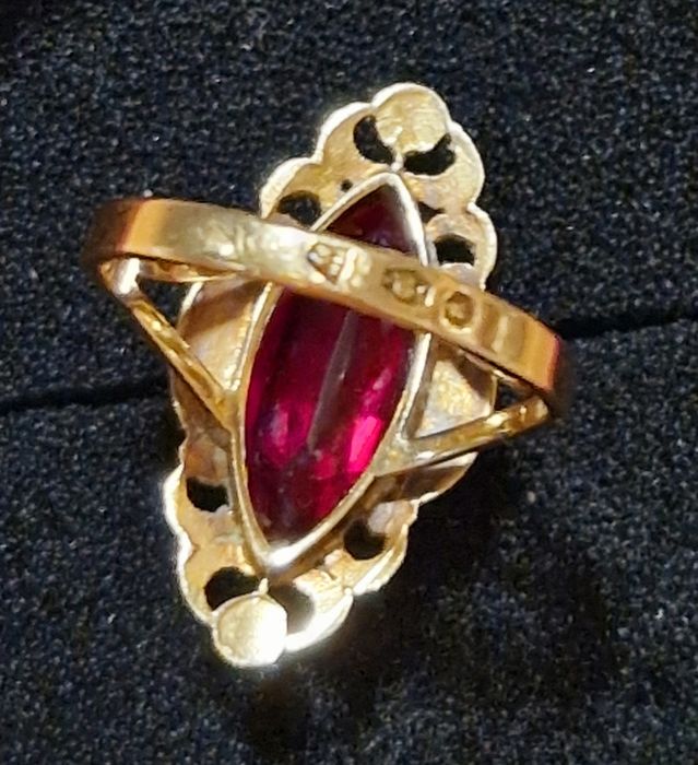 Pierścionek złoty z naturalnym rubinem – vintage PRL, próba 585, 4.76g