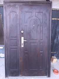 Двері металеві вхідні 1200×2050.