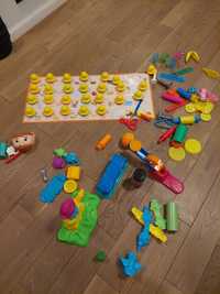 Play doh 5 zestawow plus dodatkowe foremki, ok. 80  szt