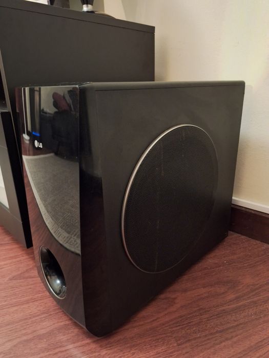 Aparelhagem LG Home Theater HT33S-DP com Subwoofer Ativo