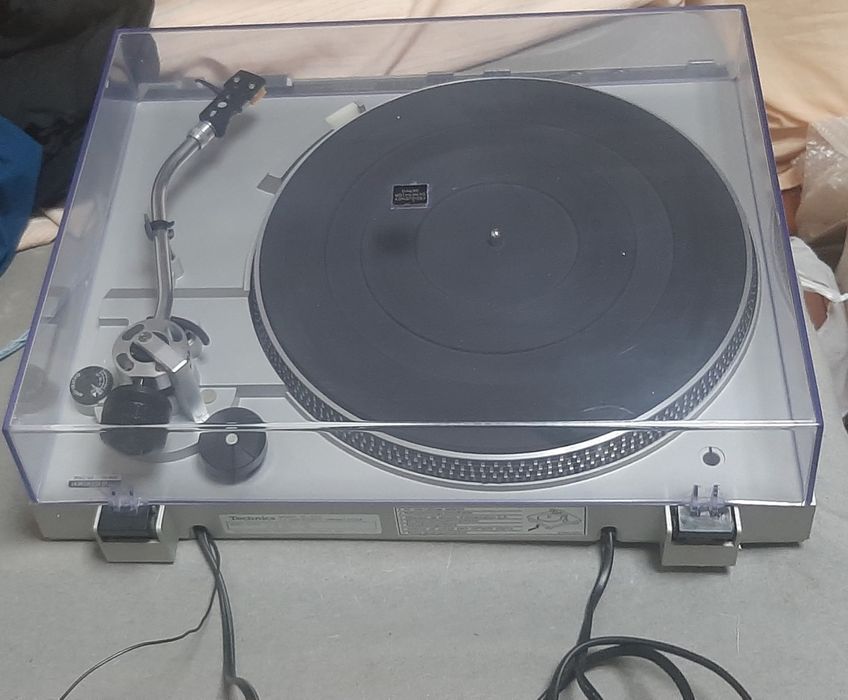 Technics sl230. Всі функції працюють, пасиковий,стоїть новий пасик