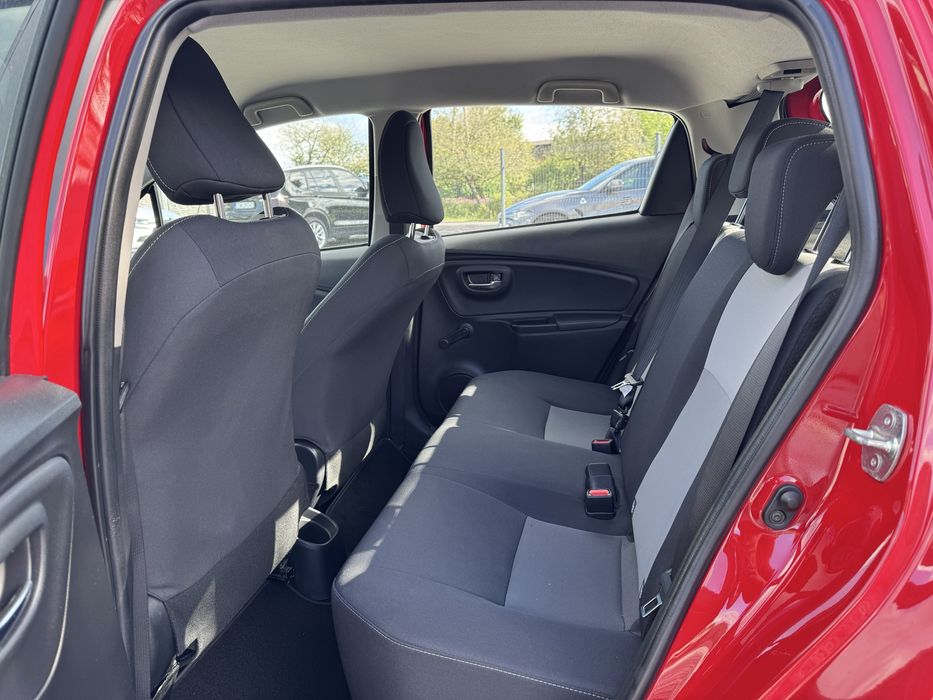TOYOTA YARIS 1.5 benz /5 drzwi/niski przebieg