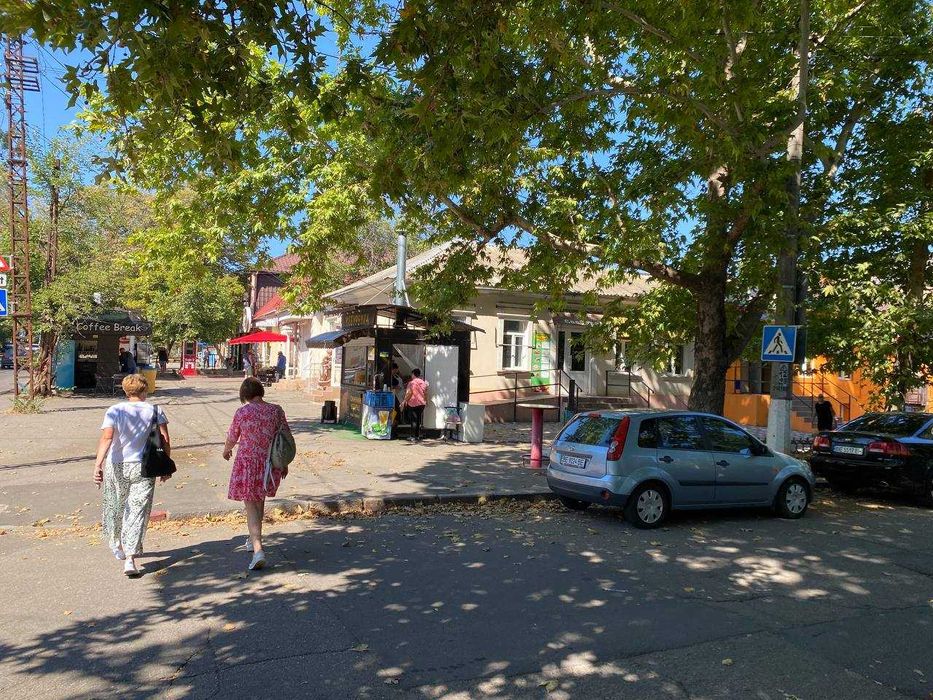 Центр Декабристів торгове приміщення 70 кв.м. прохідняк ремонт