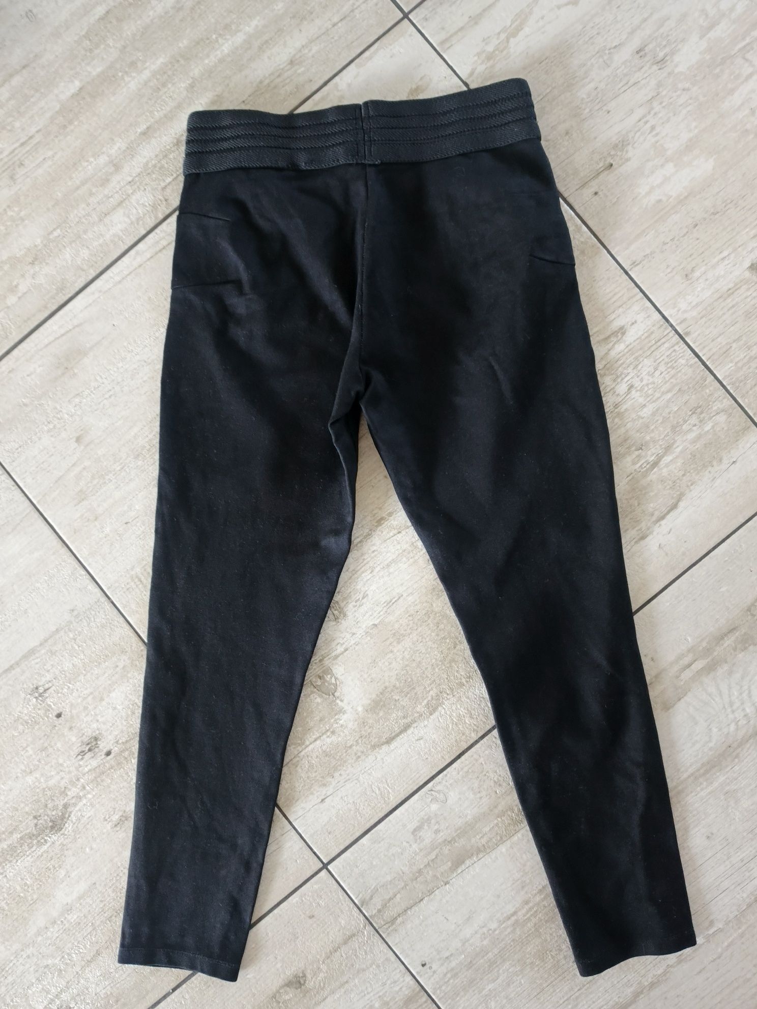 Legginsy Zara Basic z ozdobnymi guziczkami, wysoki stan