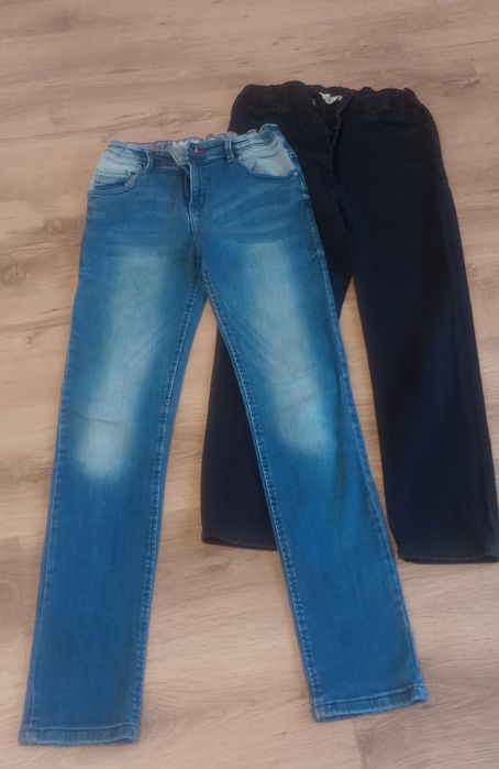 Zestaw dwóch par spodni dla chlopca