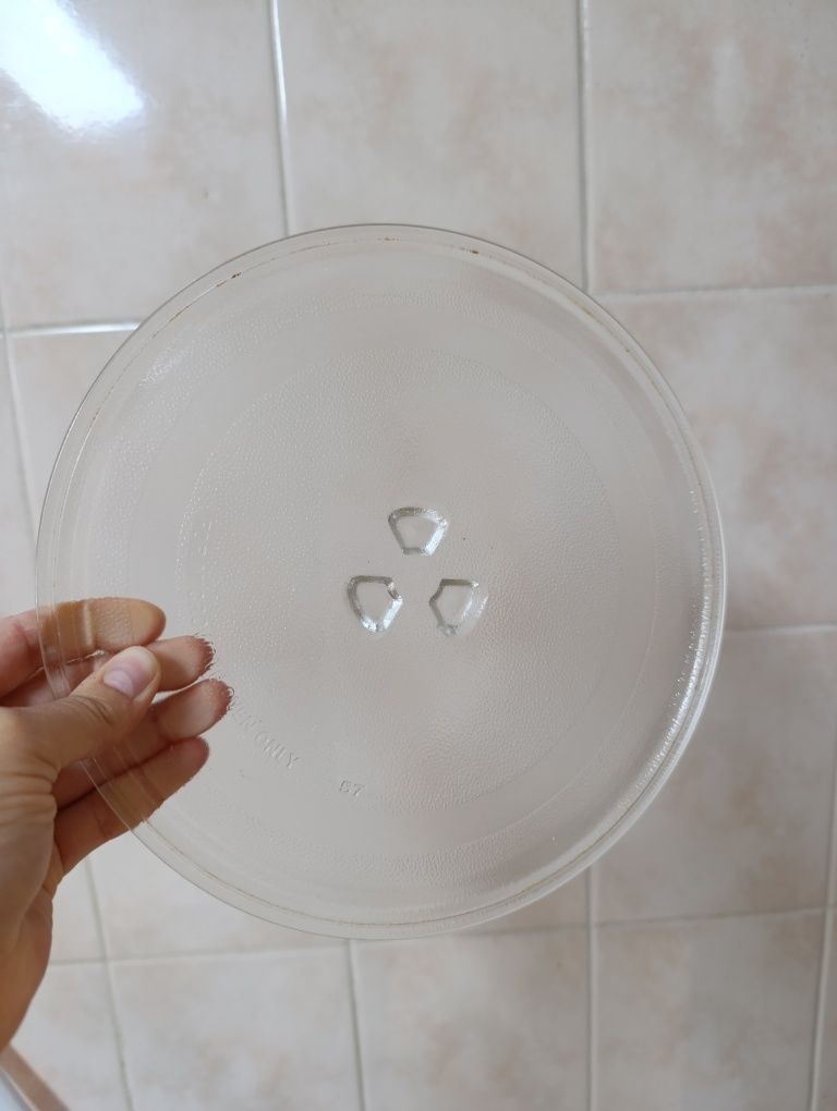 Microondas jocel (não aquece) ou prato
