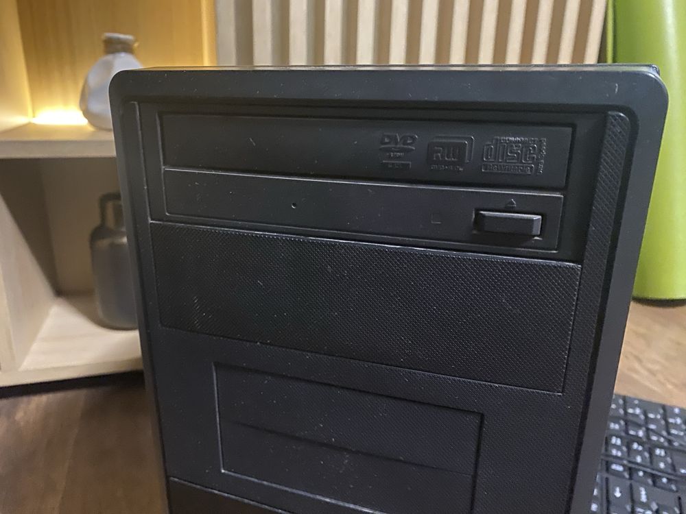 Системний блок ПК, компʼютер i3-3240 / 8GB / GT730 / DVD-RW Клавіатура