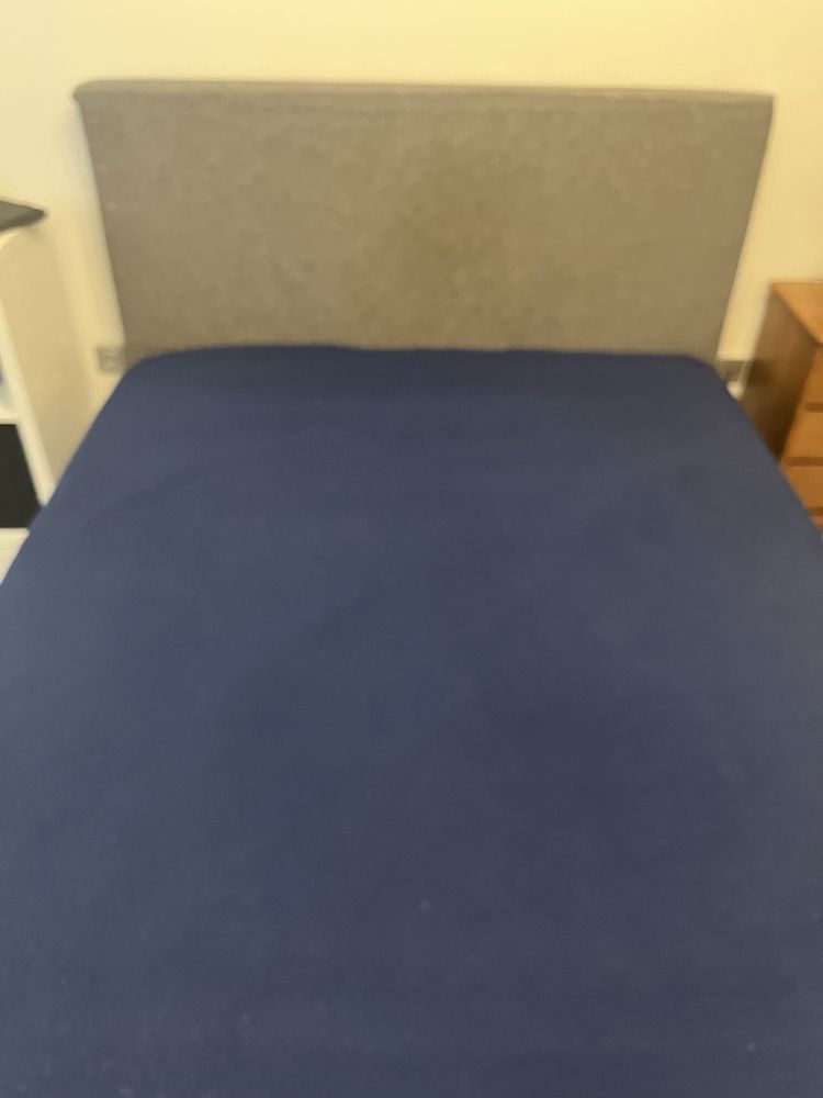 Cama de casal com estrado