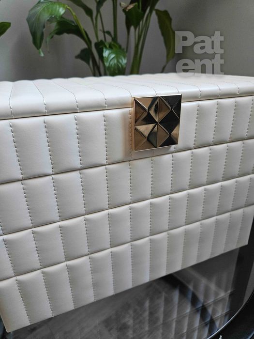 Duża biała pikowana szkatułka na biżuterię 4 poziomy z lusterkiem