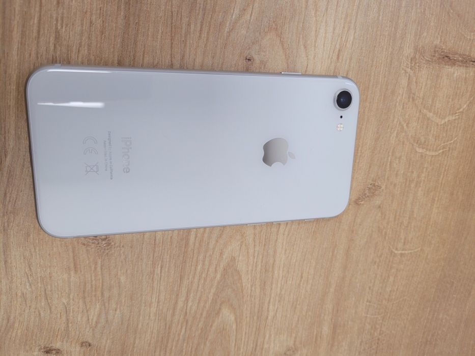 iPhone 8 biały 64 GB