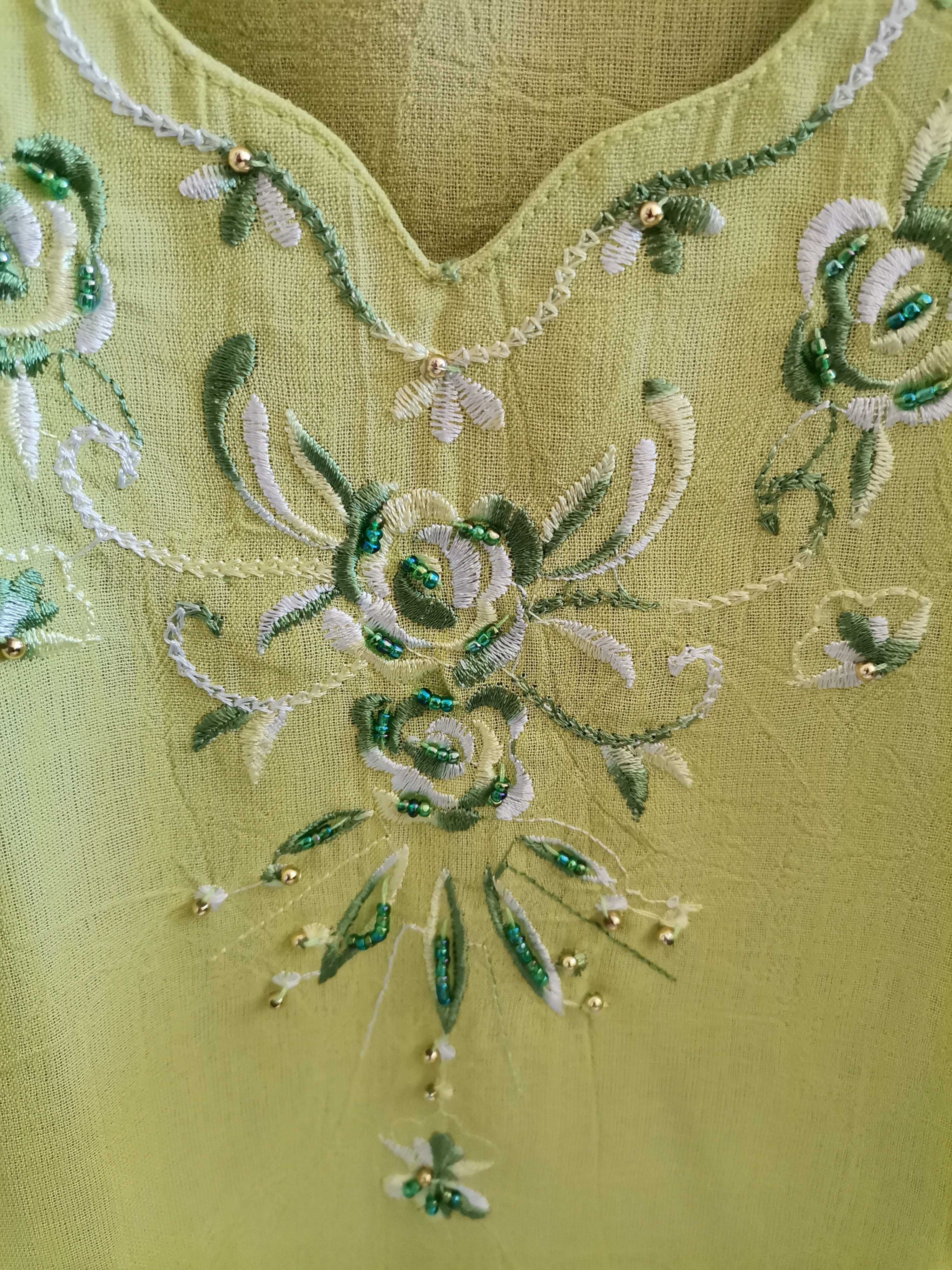 Tunika bawełniana  z pięknie haftowanym  dekoltem