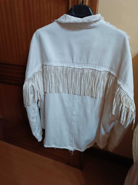 Blusão ou  casaco branco  M/L