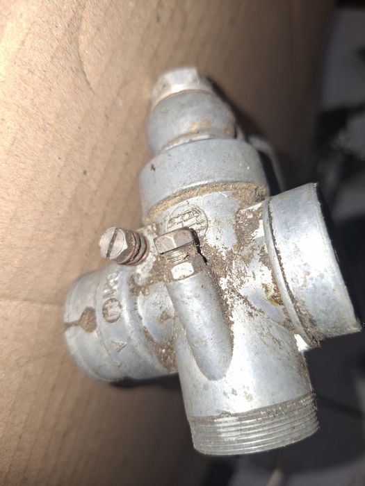 Gaznik korpus g20 FOS silnika wsk 125 wfm 1981 rok