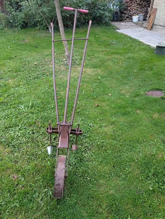 Ручний одноколірний плуг