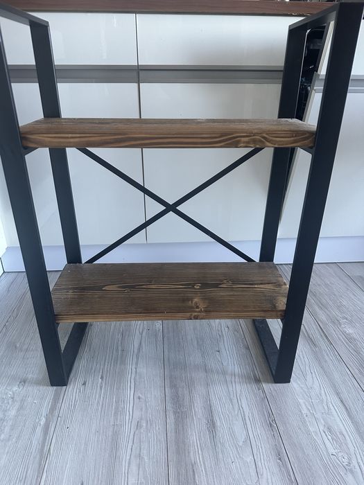 Loftowa drewniana szafka