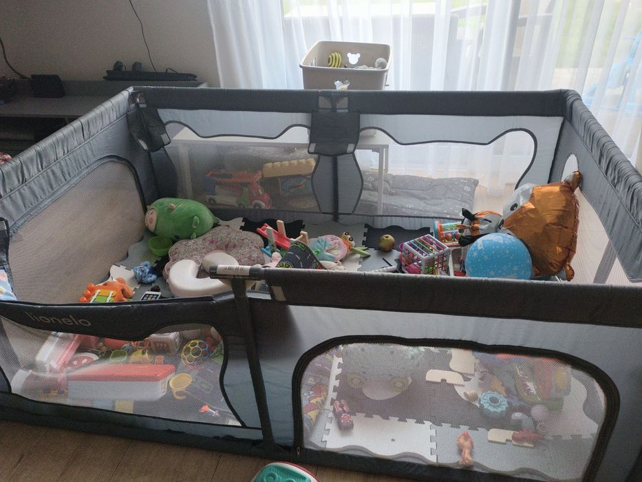 Kojec dziecięcy Lionelo Willow szary.