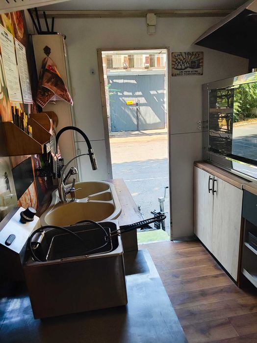 Przyczepa gastronomiczna, food truck, kurczak z rożna, gotowy biznes