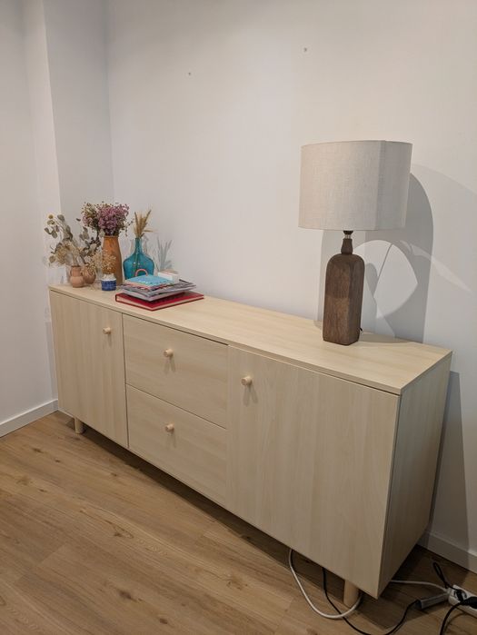 Aparador modelo IKEA