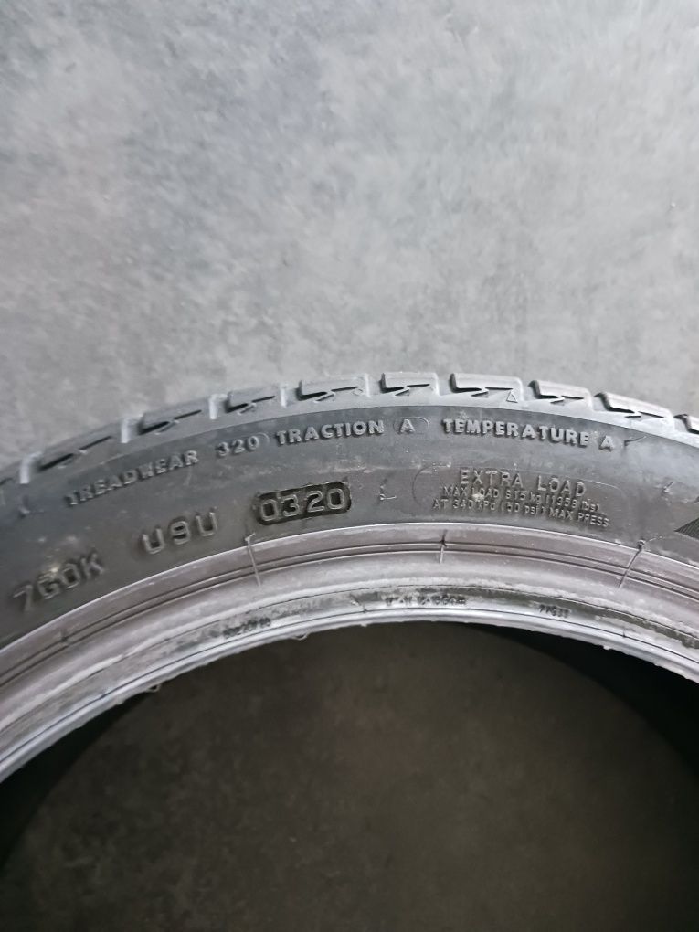Vendo pneus semi-novos 215/45/17 Bridgestone