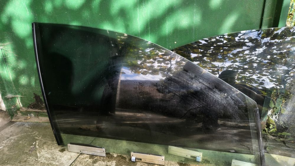 Скло переднє ліве та праве, opel omega b