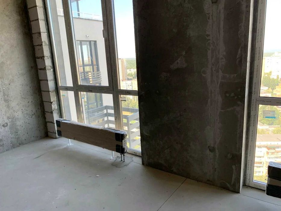 Продам  дворiняну 3-кімнатну квартиру  ЖК "Варшавський Плюс"