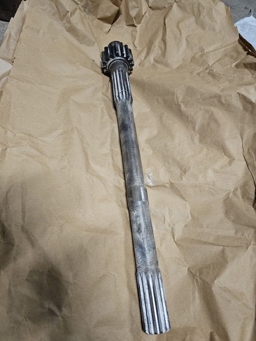 Sprzedam Lewą Półoś zwolnicy do Ursusa C330M