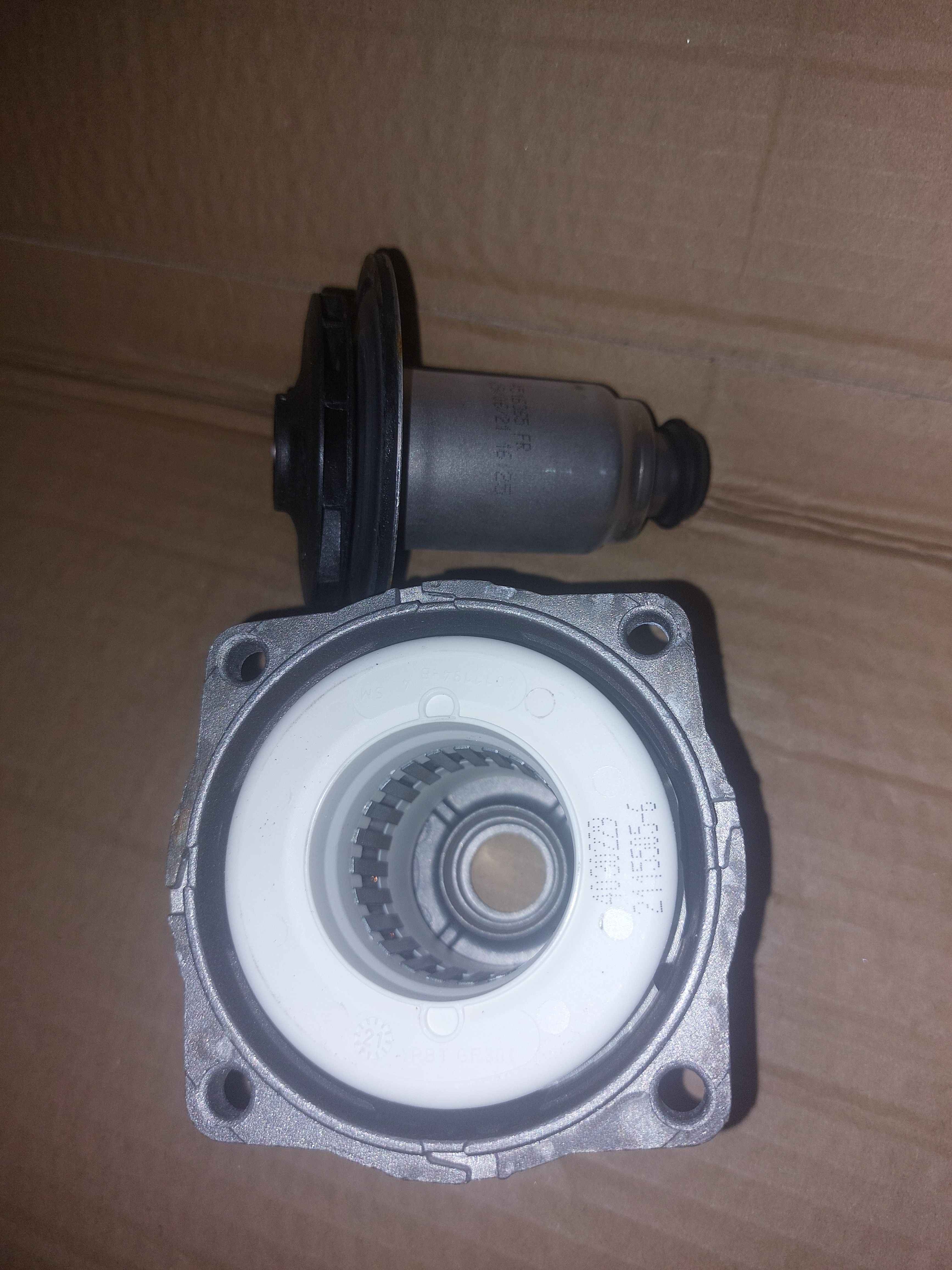 Silnik pompy Vaillant VPAR+5 service motor Wilo
