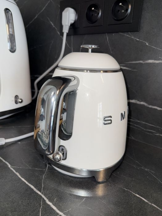 Czajnik Smeg mini 0,8 l biały