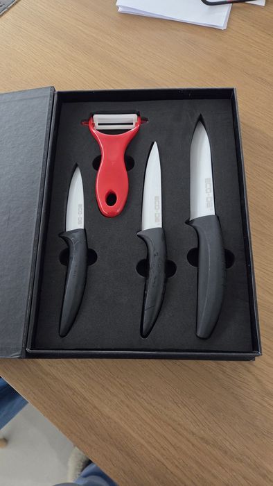 Conjunto 3 facas e descascador