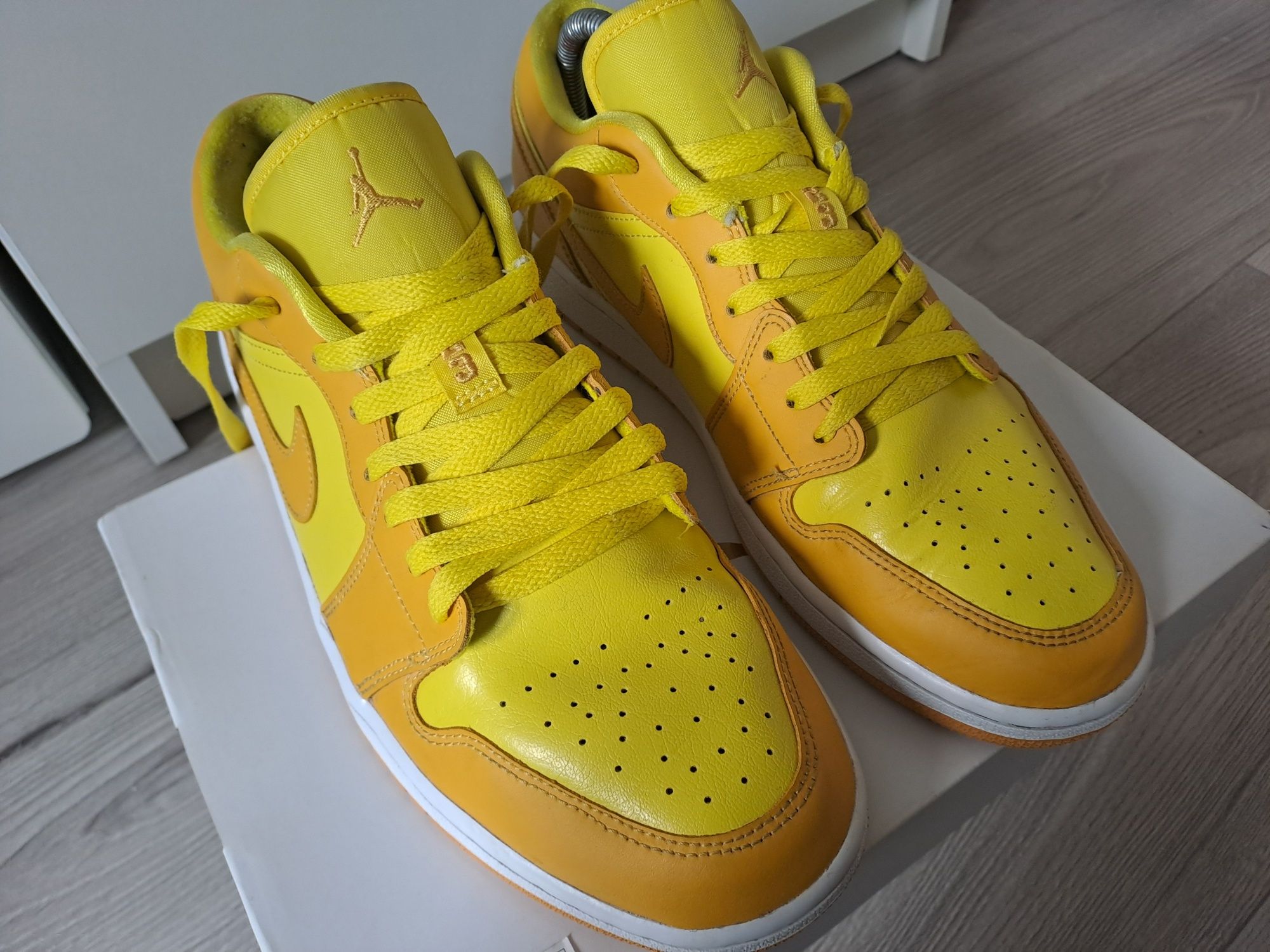 Buty jordan 1 low yellow and orange