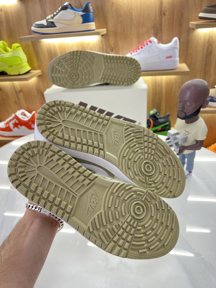 Кросівки Nike Air Jordan 1 Low x Travis Scott “Golf” Lime Beige