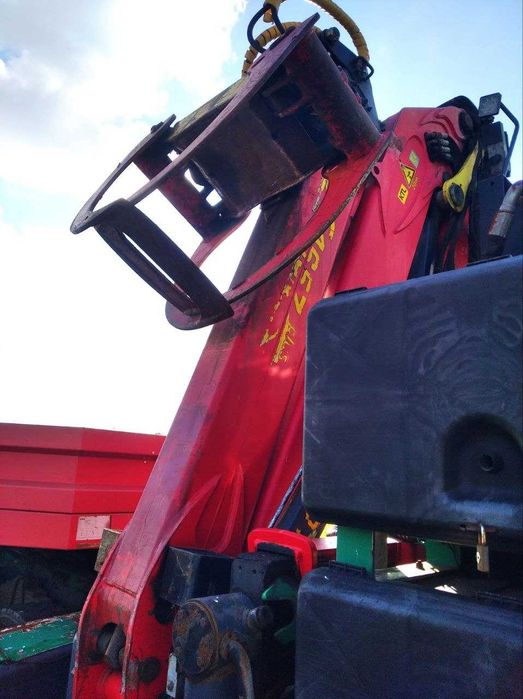 Scania лісовоз з 6х6 маніпулятором