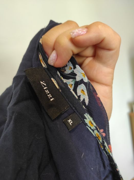 Wiązana sukienka w kwiaty na podszewce