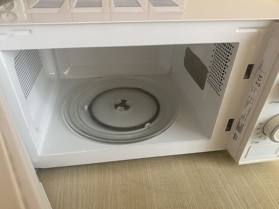 Sprzedam Mikrofale stan dobry , byla uzywama pare lat