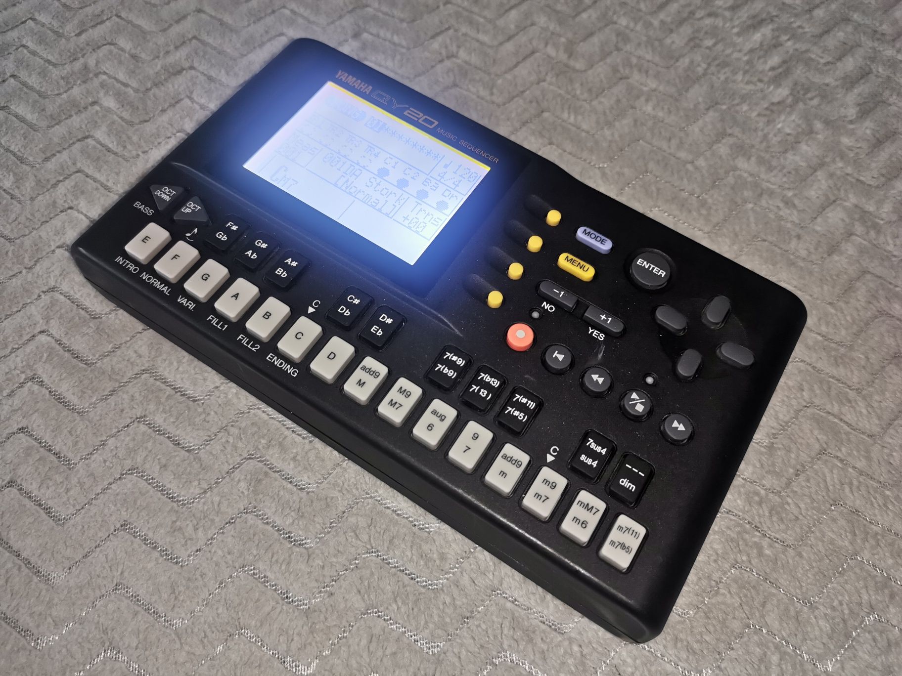 Sekwencer/Moduł dźwiękowy/Stacja robocza Yamaha QY20 Podświetlenie!