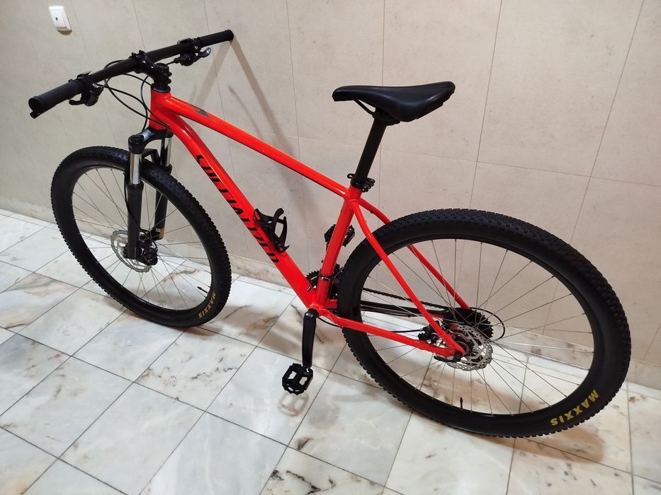 Bicicleta Specialized Rockhopper 29"- BTT