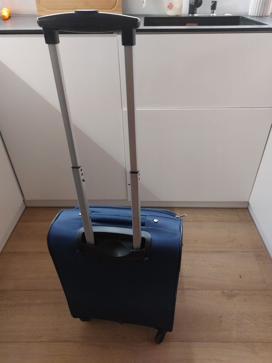 Walizka kabinowa VIP travel kabinówka granatowa