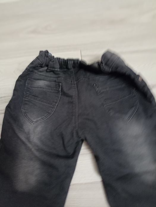 Продам джинсы зимние подростковые,для девочки