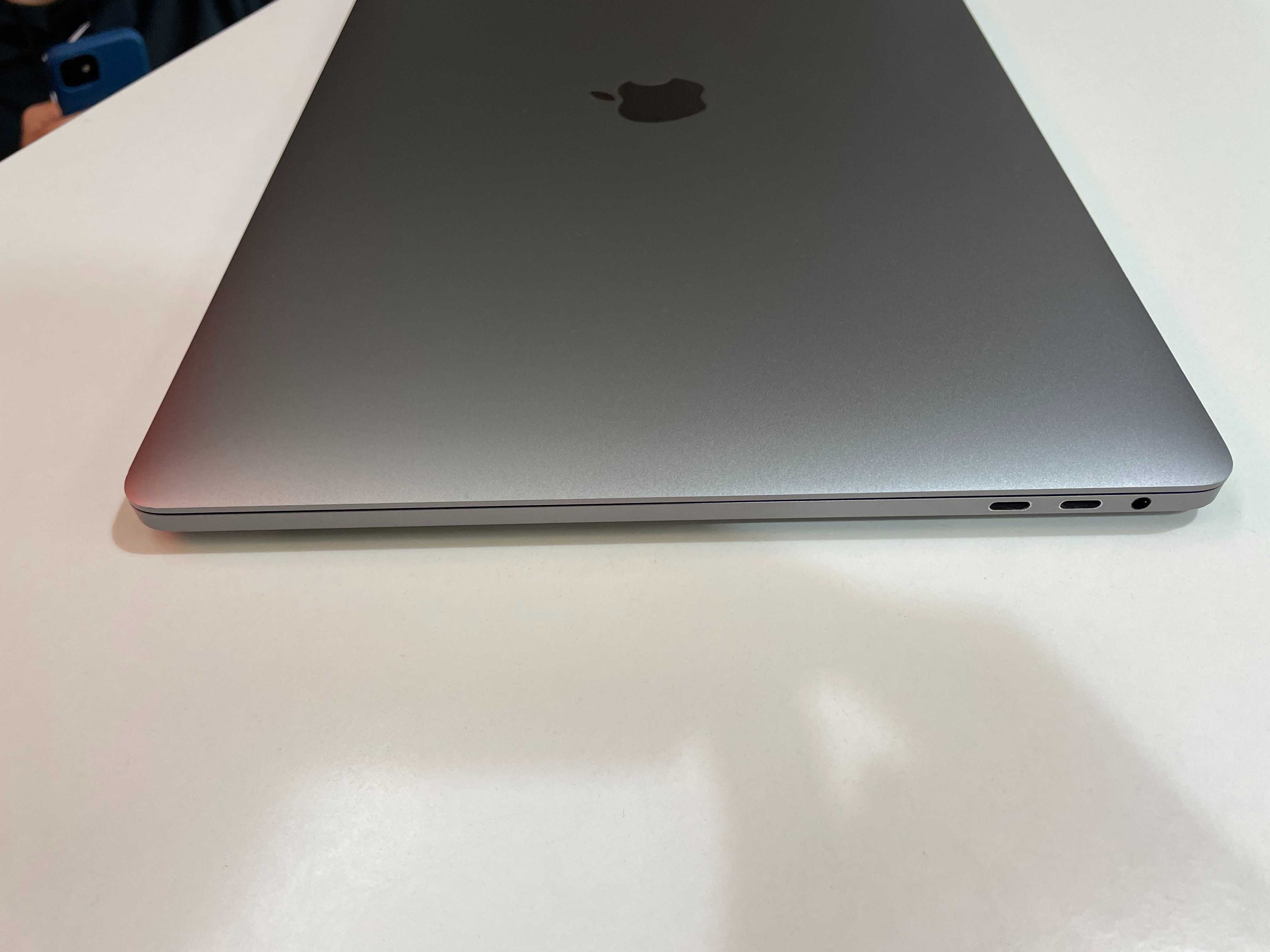 Macbook Pro 15 дюймів 2017 SSD512 16gb RadeonPro 560