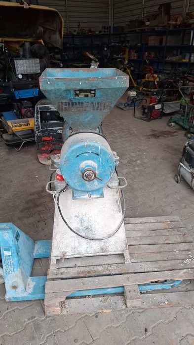 Gniotownik kamienny, bąk, śrutownik