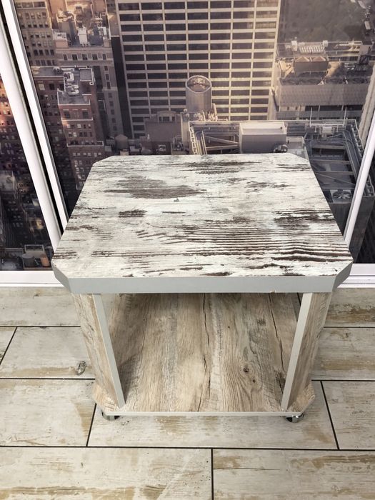 Стіл на колесах/ журнальний стіл на колесах