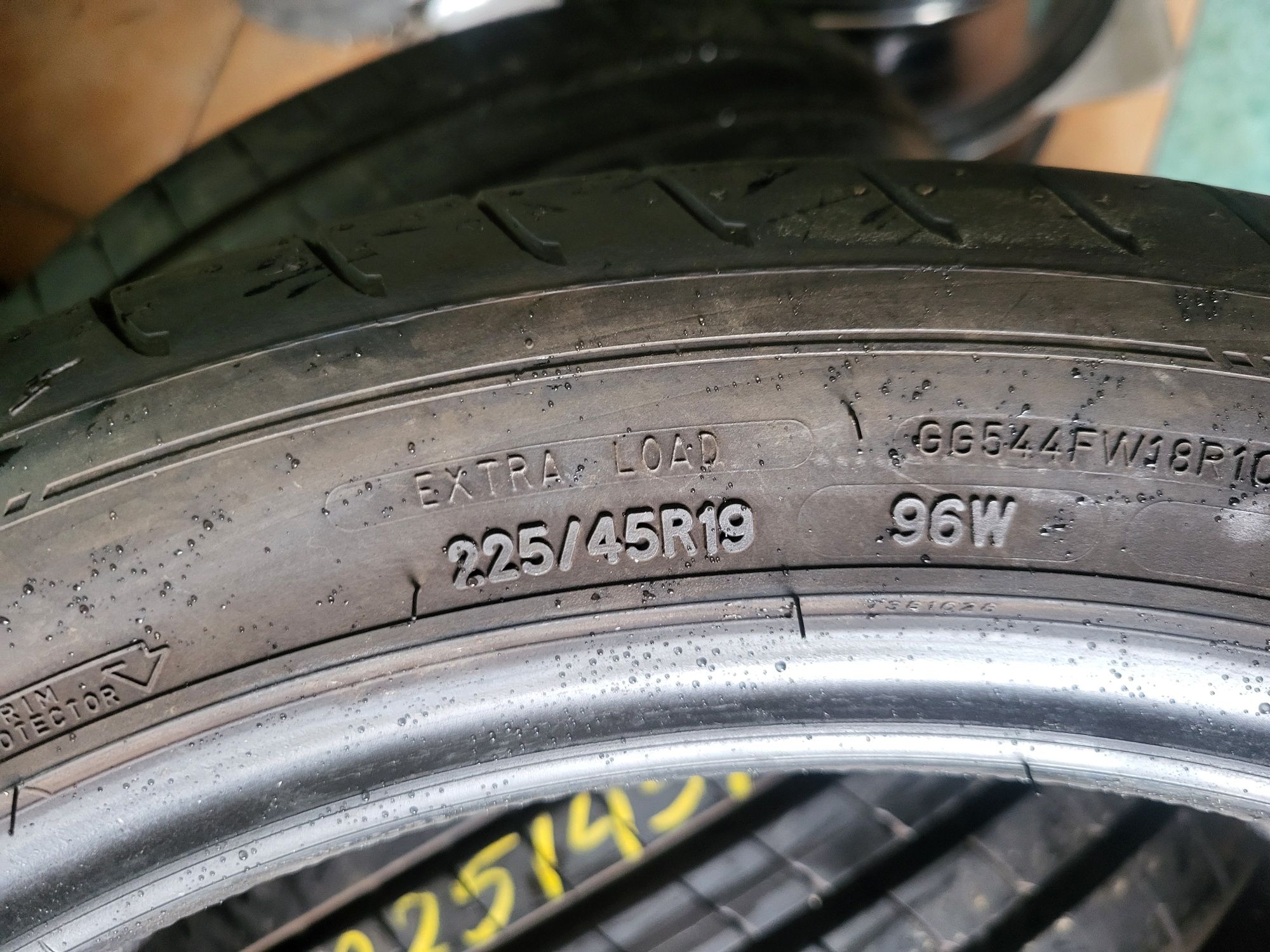 4x225/45R19 Goodyer Eagle F1