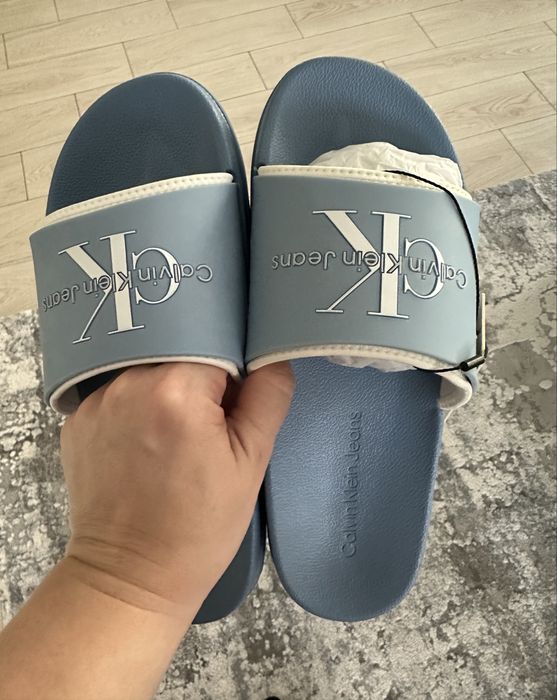 Жіночі шльопанці