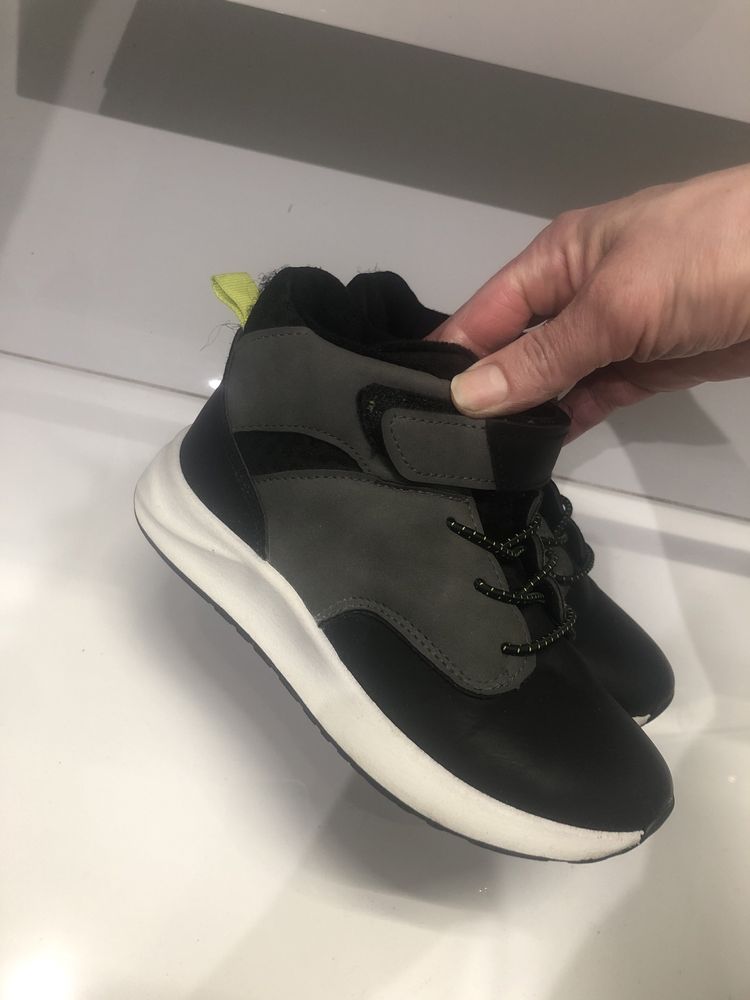 Botki chłopięce 31. Nieocieplane sneakersy